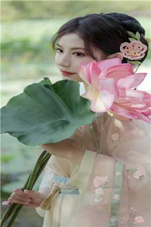 女主叫月璃